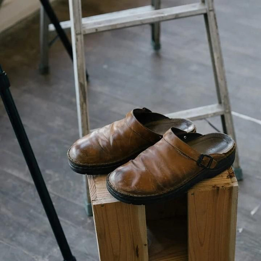 Finn | Men’s Rustic Slip-On Clogs