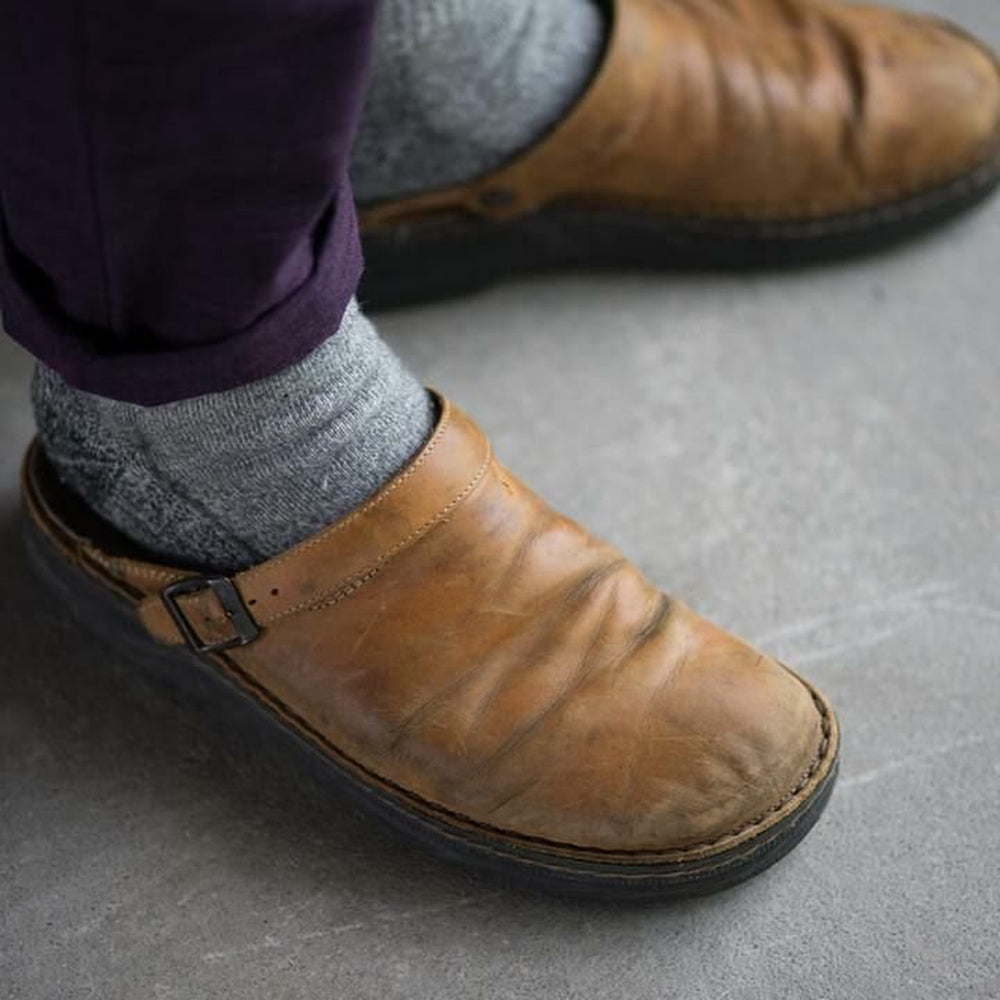 Finn | Men’s Rustic Slip-On Clogs